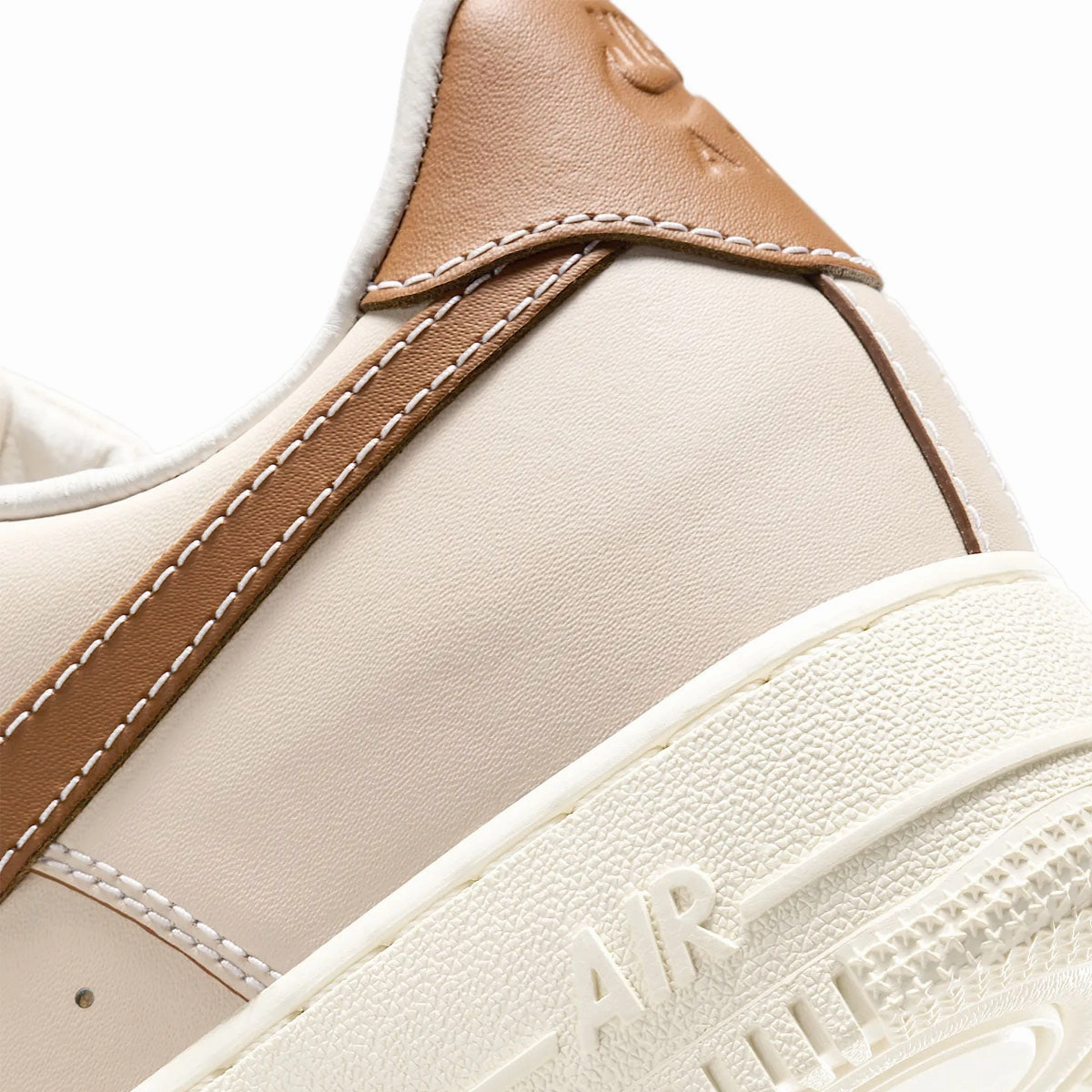 Air Force 1 '07' 'Pearl White Pale Ivory'