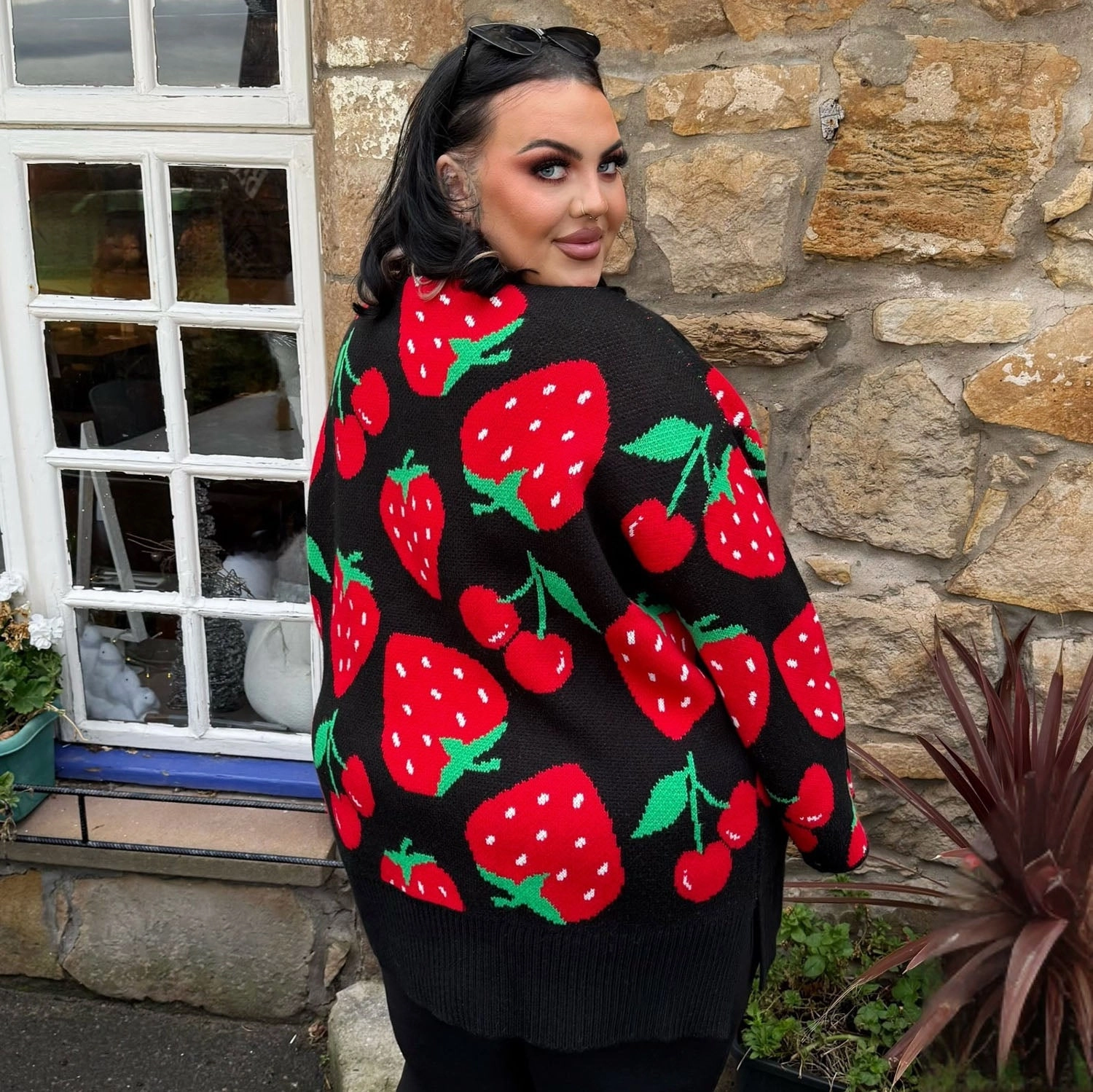 Fruity Sweater - Black