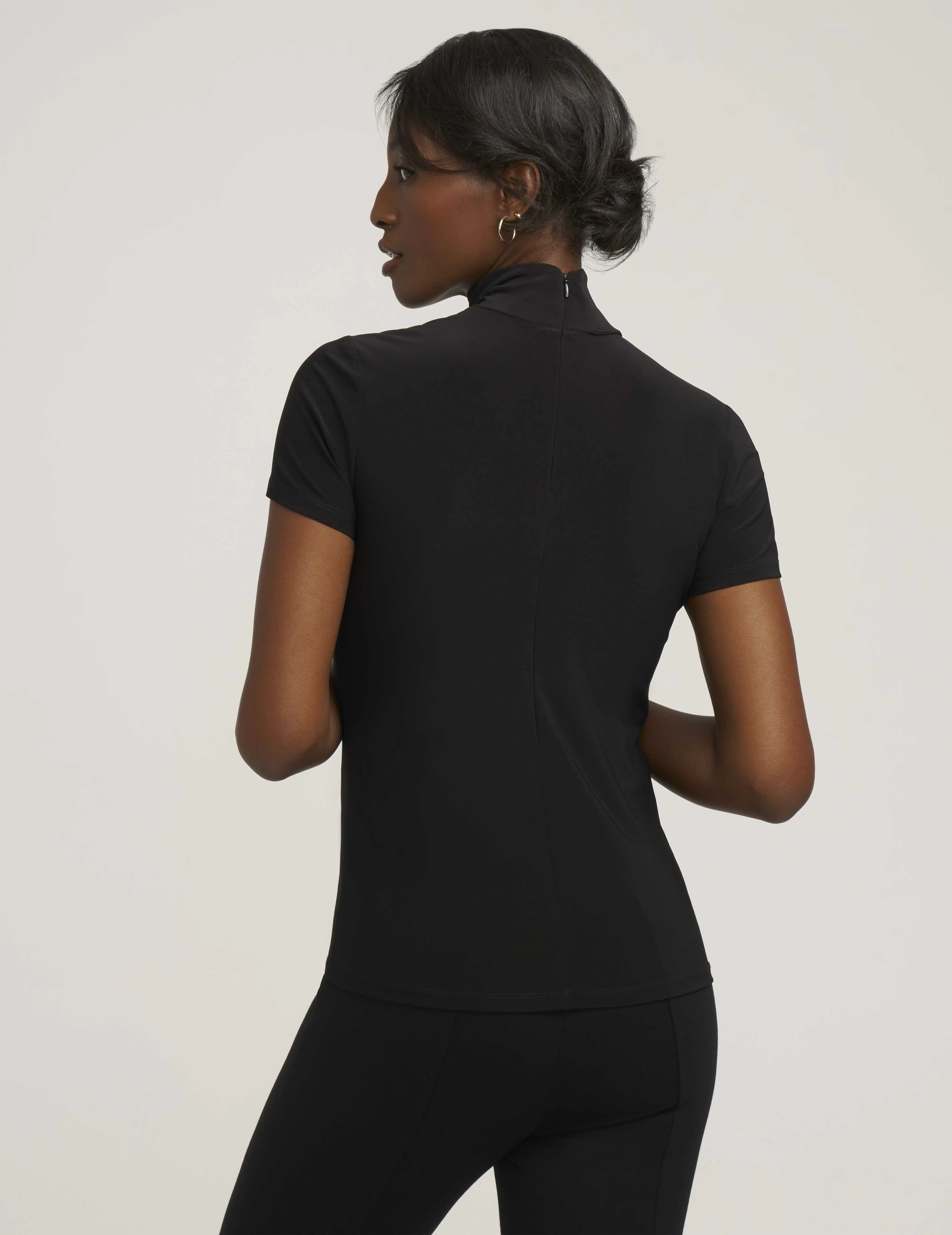 Short Sleeve Mock Neck Knit Top